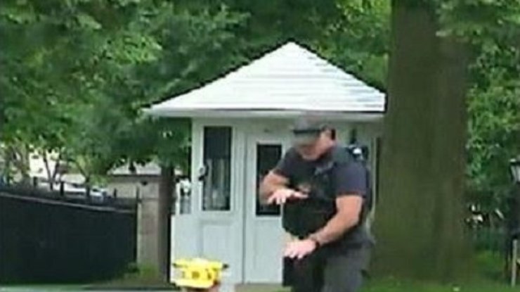 В США мужчина в кепке Покемона пытался проникнуть в Белый дом (видео)