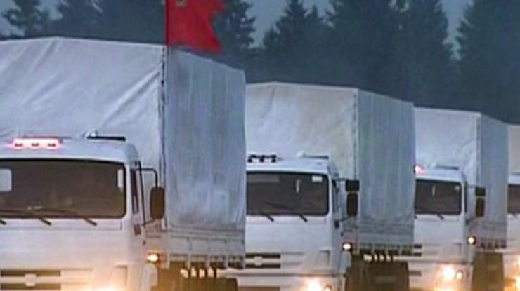 70 КАМАЗов гумконвоя России въехали в Краснодон без Красного Креста