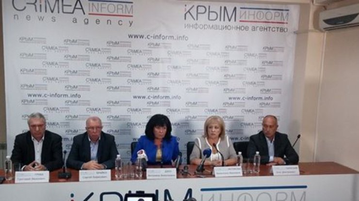 Пять регионалов Рады сложили мандаты в пользу новой "крымской власти"