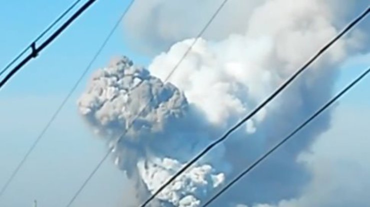 В Донецке на химзаводе прогремели 3 мощнейших взрыва (обновлено, фото, видео)