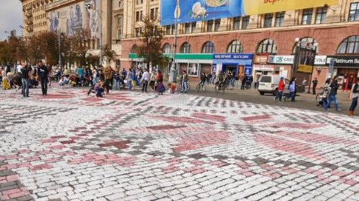 Кернес в Facebook похвастался самой большой вышиванкой в Харькове (фото)