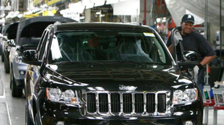 Chrysler отзывает более 230 тысяч внедорожников из-за бензонасоса
