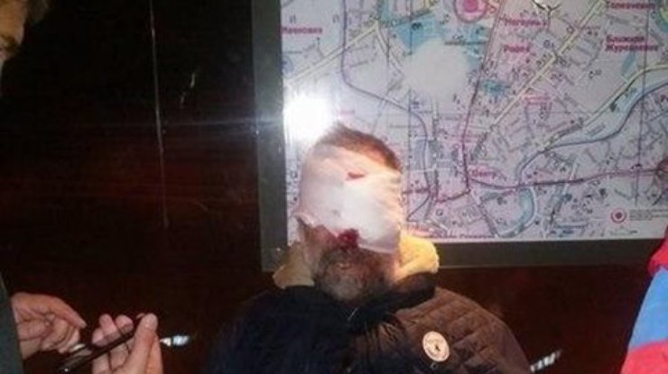 В Харькове при сносе Ленина ранен мужчина (фото)