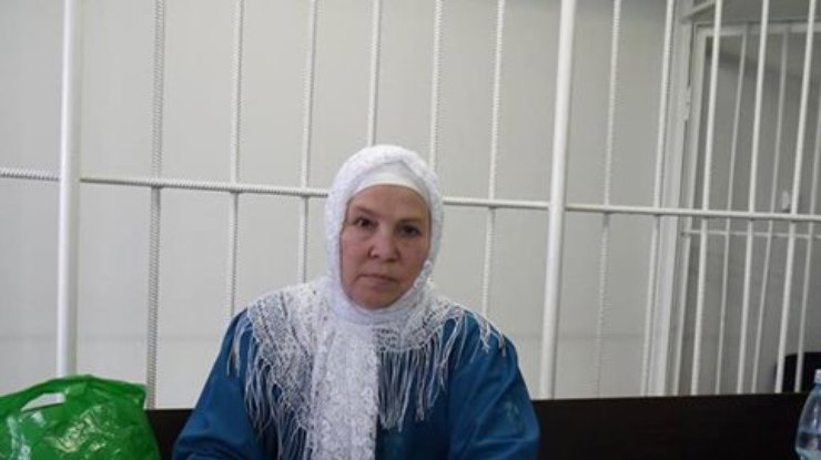 В России за поддержку крымских татар активистка получила год условно
