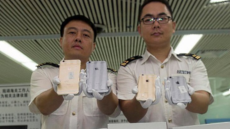 В Китае задержали контрабандиста с партией iPhone 6 (фото)