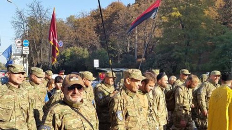 Марш УПА: "Свобода" и добровольцы требуют от Рады признать ветеранов-повстанцев (обновлено, фото)