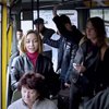 В Киеве девушка исполнила в маршрутке гимн и растрогала пассажиров (видео)