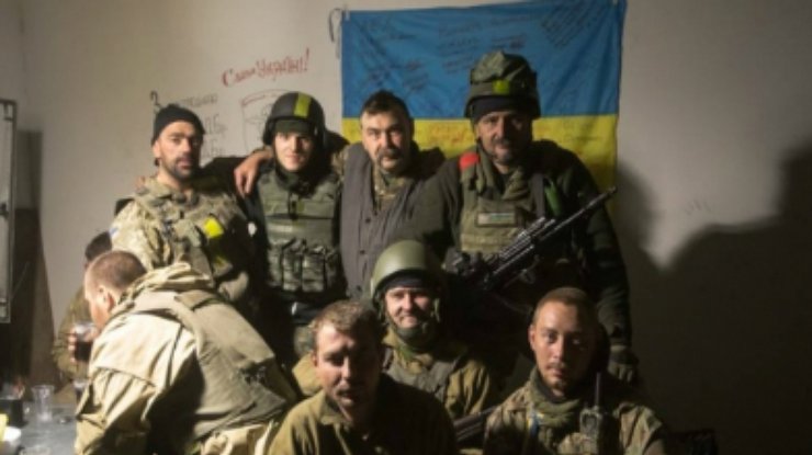 Руфер Мустанг побывал в аэропорту Донецка: если военное руководство не опомнится - войну мы не выиграем (фото)