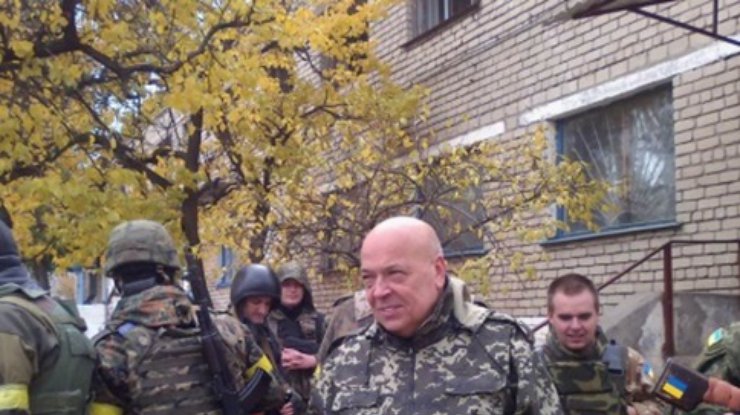 Украинские бойцы освободили Крымское без единого выстрела и подняли флаг Украины (фото, видео)