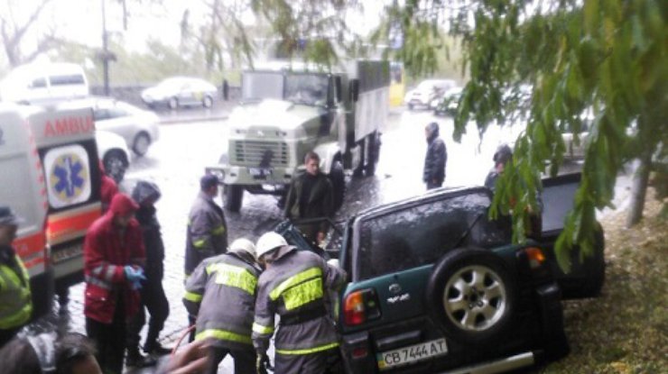 В центре Киева грузовик Нацгвардии протаранил Тойоту, есть жертвы (фото)
