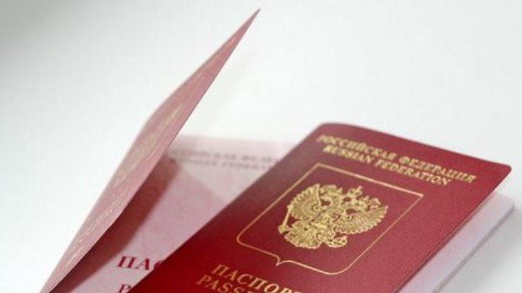 Россия в Крыму начала выдачу своих загранпаспортов