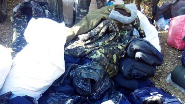 "Подробности" отправили на передовую спальники и одежду для солдат (фото)