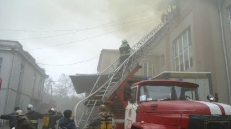 В Херсоне горела кондитерская фабрика (фото, видео)