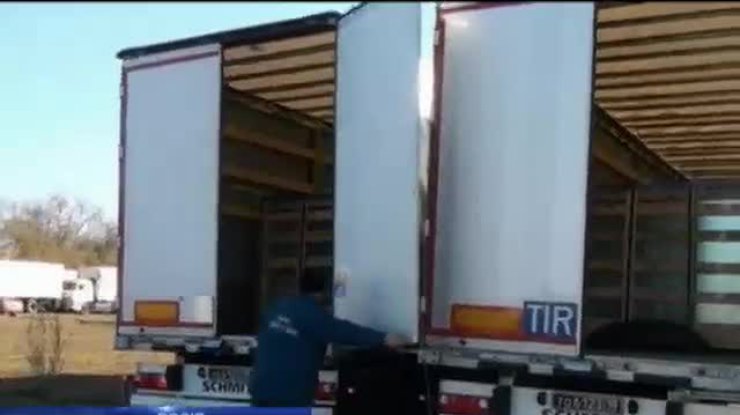 76 вантажівок з конвою Путіна повернулися до Росії
