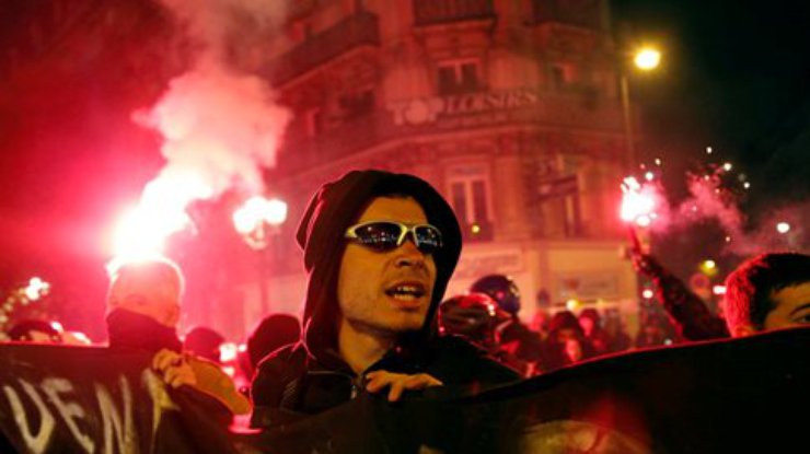 Во Франции акции протеста переросли в беспорядки (фото)