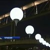 Берлинскую стену отстроили тысячами воздушных шариков (видео)