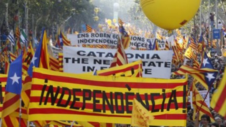 Испания подаст в суд на главу Каталонии за референдум