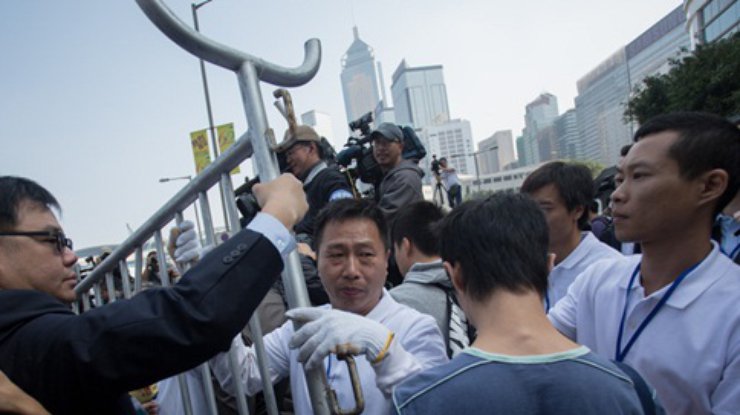 Активисты "Майдана" Гонконга штурмовали парламент
