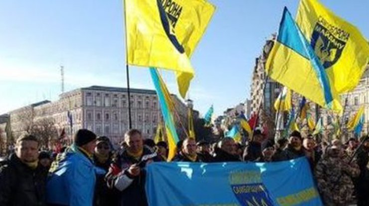 Самооборона Майдана отправилась маршем по центру Киева (фото, видео)