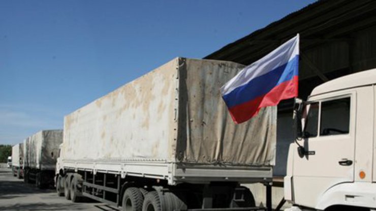 В Украину незаконно въехали 6 грузовиков с флагами России
