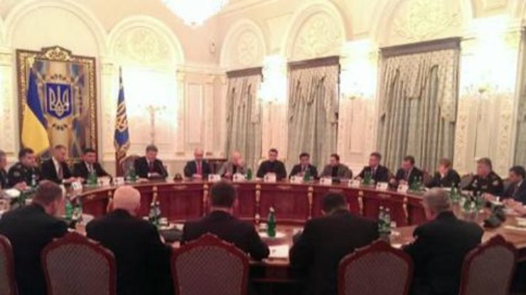 Порошенко созывает силовиков на 22 декабря говорить о Донбассе
