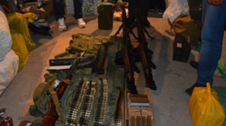 У жителя Ильичевска изъяли арсенал боеприпасов для терактов (фото)