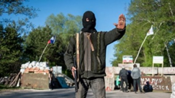 В Антраците террористы ввели "платный пропускной режим"