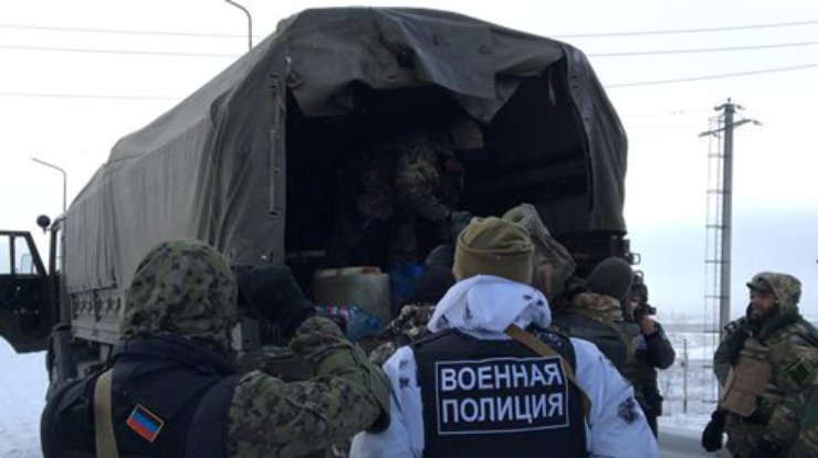 "Киборги" проводят ротацию под присмотром террористов ДНР (фото)