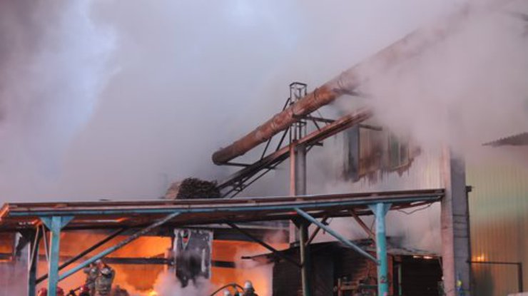 Пожар на Корчеватом в Киеве удалось потушить