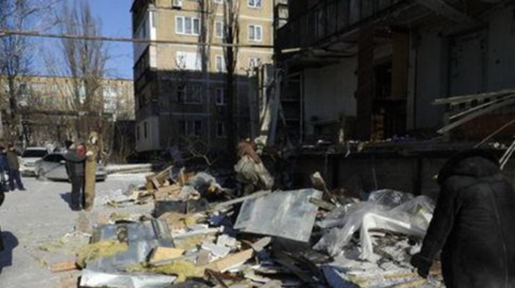 В Донецке вторые сутки уничтожают жилые кварталы (фото)