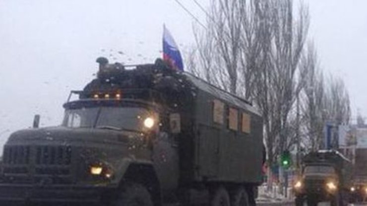 15 грузовиков военной техники движется к Алчевску