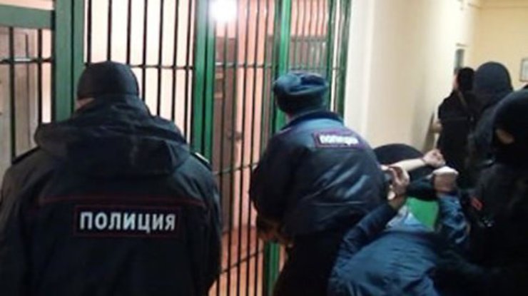 В Москве задержали 4 человек за прослушивание гимна Украины