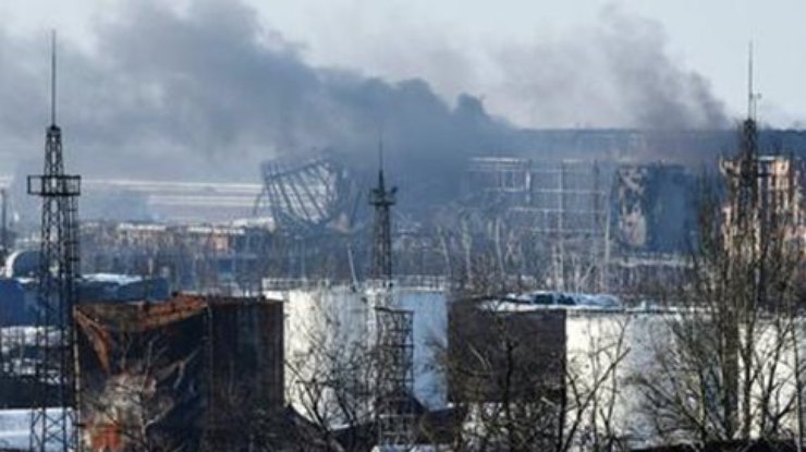 Террористы пустили газ в терминал аэропорта Донецка
