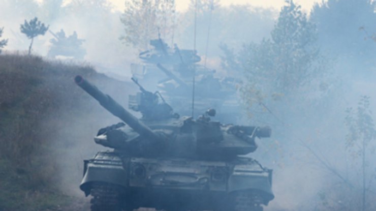 Танковый бой под аэропортом Донецка: "дорога жизни" открыта (видео)