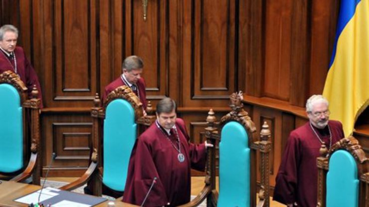 Депутаты обжалуют люстрацию в Конституционном суде