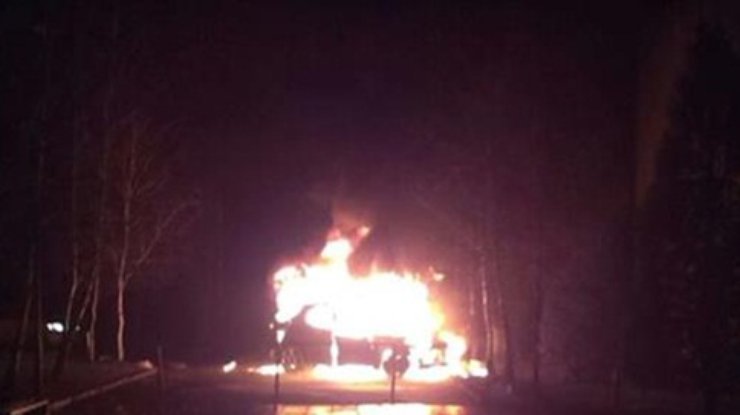 Бывшему вице-губернатору Закарпатья сожгли "Мерседес" (видео)
