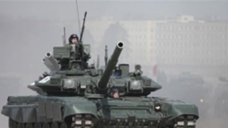 Мариуполь окружают танками