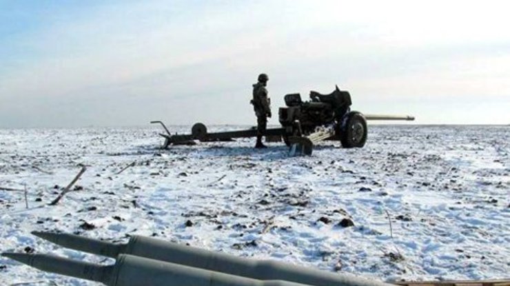 Россия увеличивает поставки танков и ракет на Донбасс