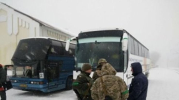 Яценюк поручил провести срочную эвакуацию из Дебальцево