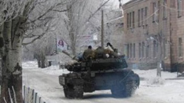 В Углегорске 72 украинских бойца вышли из окружения террористов