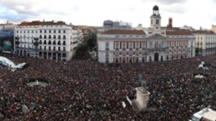 Десятки тысяч испанцев вышли на митинг оппозиции (фото)