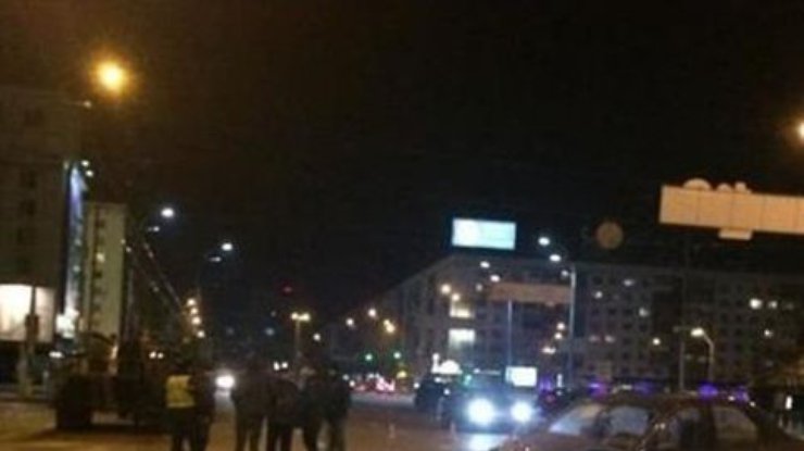 В Киеве на Печерске БТР столкнулся с 2 автомобилями (фото)