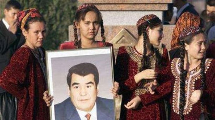 Отец народа или Сирота туркменская