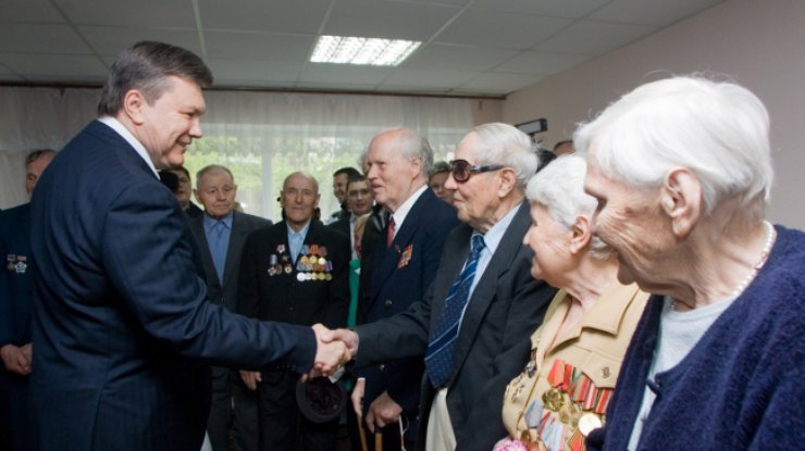 Виктор Янукович в медико-социальном центре