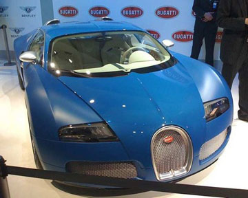 Стоимость Bugatti Veyron Bleu Centenaire составляет 1,35 миллиона евро. Фото Аutoblog.com