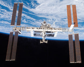 Международная космическая станция (МКС). Фото Аstronet.ru