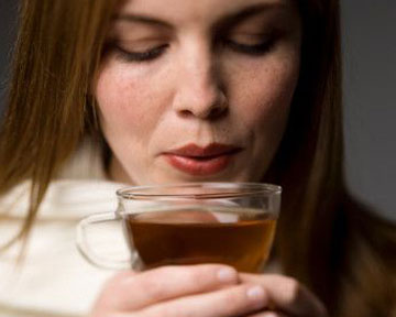 Эксперты не советуют пить черный чай, температура которого выше 70 градусов. Фото gettyimages.com