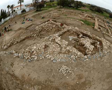 Обнаружены контуры треугольного храма, состоящего из двух комнат. Фото Cyprus Weekly