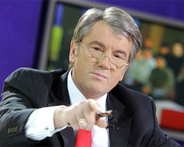 Ющенко 8 месяцев уже не платит зарплату