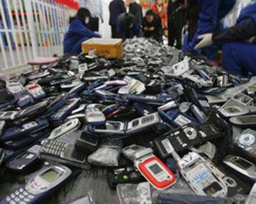 Операторы снова не готовы отключить нелегальные мобилки